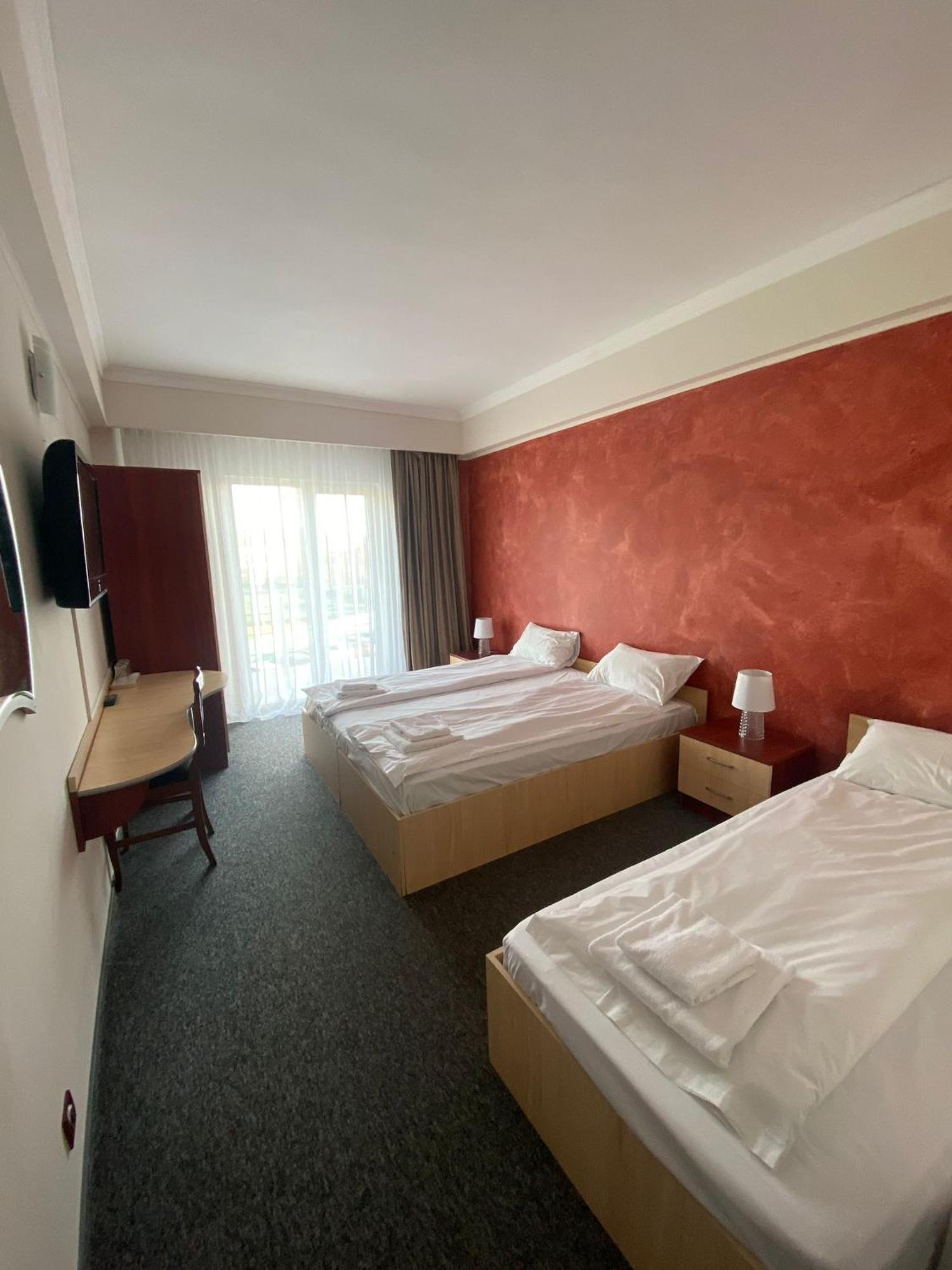 Hotel Stadion Орадя Екстер'єр фото